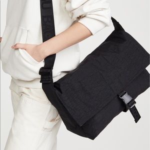 BAGGU Sports Messenger Bag